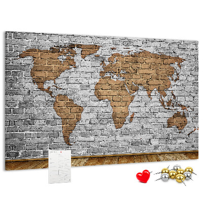 Lavagna di sughero mappa del mondo su muro di mattoni