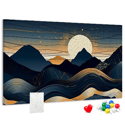 Lavagna di sughero con stampa di un paesaggio montano illuminato di notte