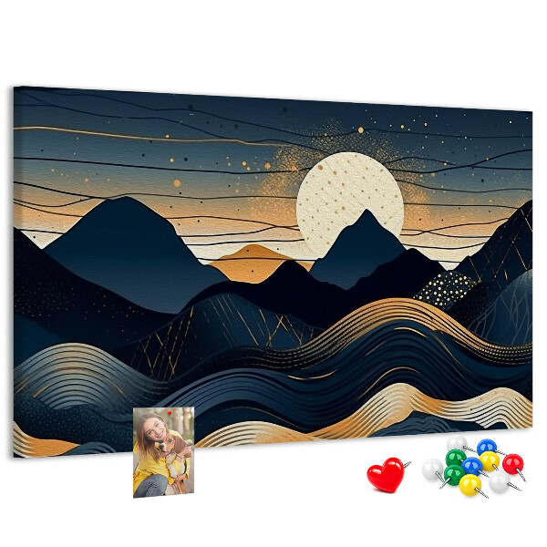 Lavagna di sughero con stampa di un paesaggio montano illuminato di notte