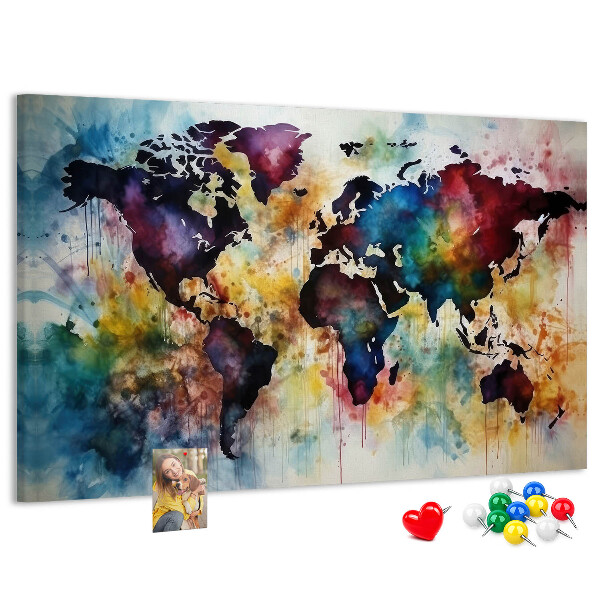 Lavagna di sughero mappa del mondo colorata in stile acquerello