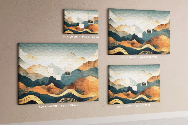 Lavagna di sughero con stampa di un paesaggio montano dai colori tenui