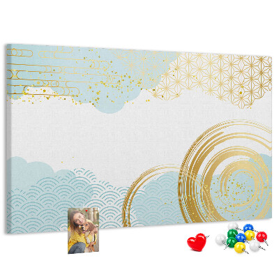 Bacheca in sughero con stampa spirali dorate su sfondo blu