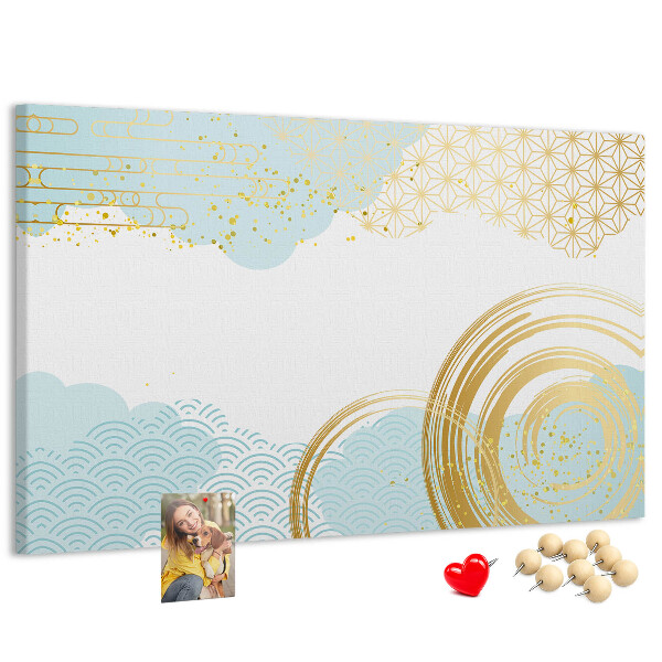 Bacheca in sughero con stampa spirali dorate su sfondo blu