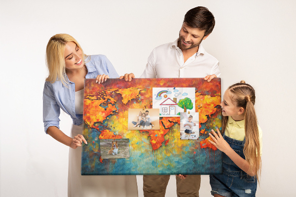 Lavagna di sughero mappa del mondo dai colori vivaci