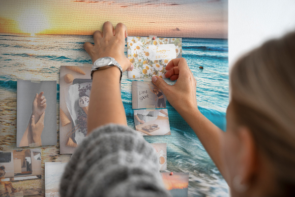 Bacheca in sughero con stampa tramonto sul mare calmo