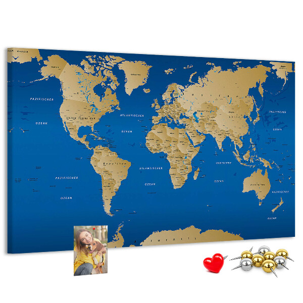 Mappa del mondo con puntine lavagna in sughero