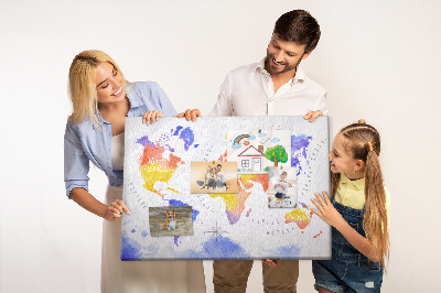 Lavagna di sughero mappa del mondo colorata in stile acquerello