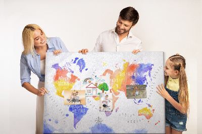 Lavagna di sughero mappa del mondo colorata in stile acquerello