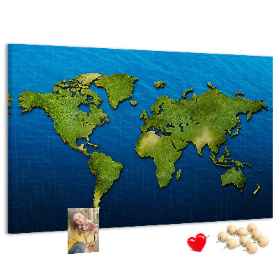 Lavagna di sughero mappa del mondo verde con oceano sullo sfondo
