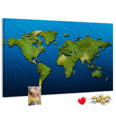Lavagna di sughero mappa del mondo verde con oceano sullo sfondo
