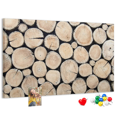 Bacheca in sughero con sfondo in legno naturale