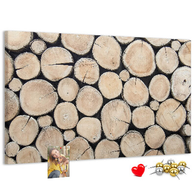 Bacheca in sughero con sfondo in legno naturale
