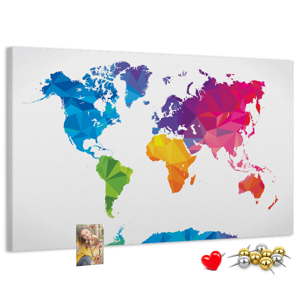 Bacheca in sughero con stampa di una mappa del mondo poligonale colorata
