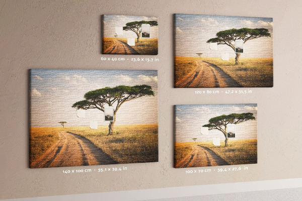 Bacheca in sughero con stampa di una strada attraverso un paesaggio africano con un albero