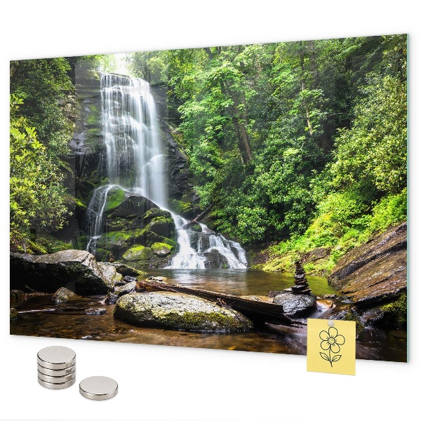 Lavagna magnetica per calamite cascata nella foresta