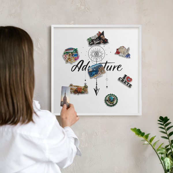 Lavagna magnetica da parete per calamite di colore bianco Tema avventura