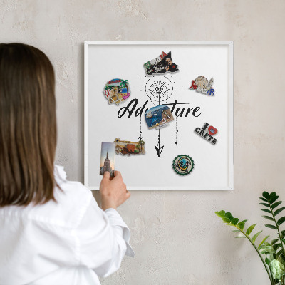 Lavagna magnetica da parete per calamite di colore bianco Tema avventura