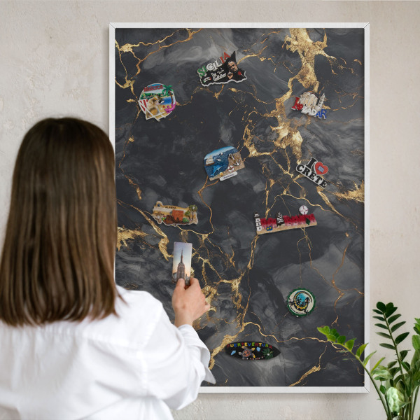 Lavagna magnetica da parete per calamite di colore bianco Vene delicate