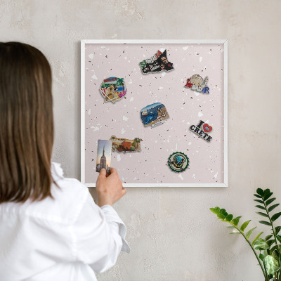 Lavagna magnetica da parete per calamite di colore bianco Terrazzo moderno