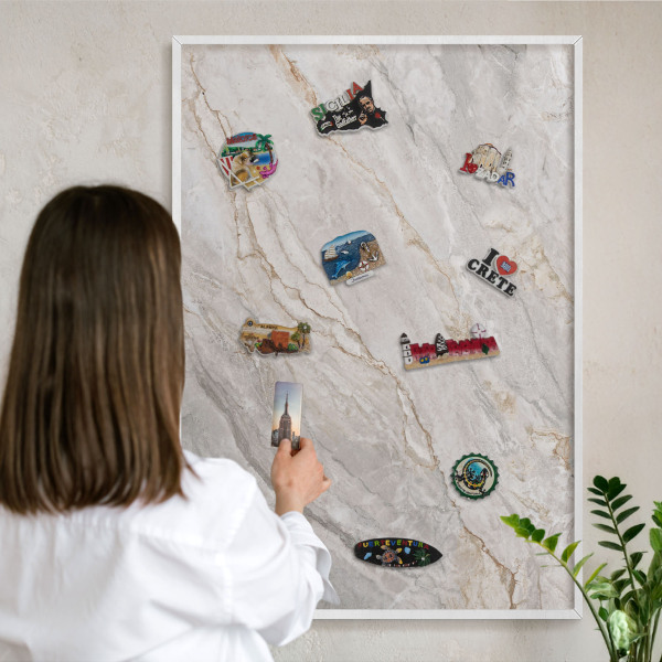 Lavagna magnetica da parete per calamite di colore bianco Eleganza del marmo