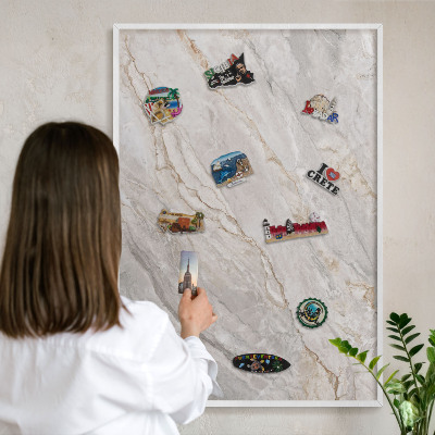 Lavagna magnetica da parete per calamite di colore bianco Eleganza del marmo