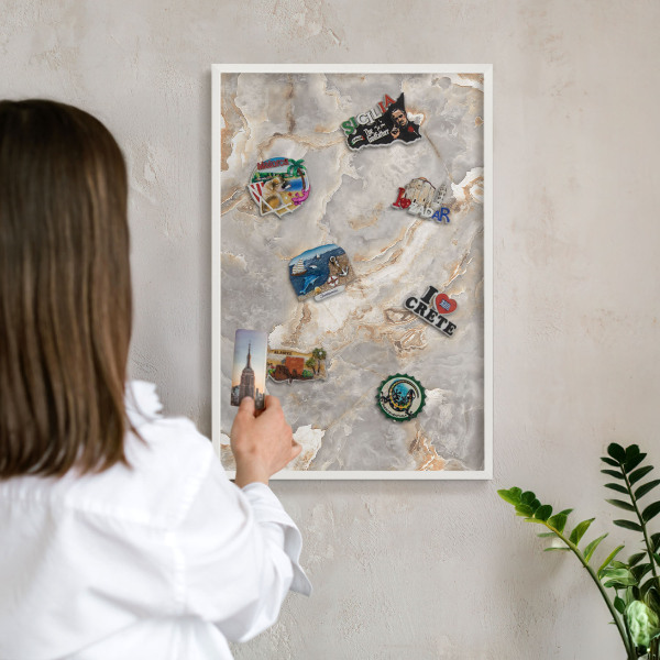 Lavagna magnetica da parete per calamite di colore bianco Eleganza del marmo