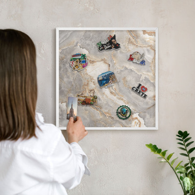 Lavagna magnetica da parete per calamite di colore bianco Eleganza del marmo