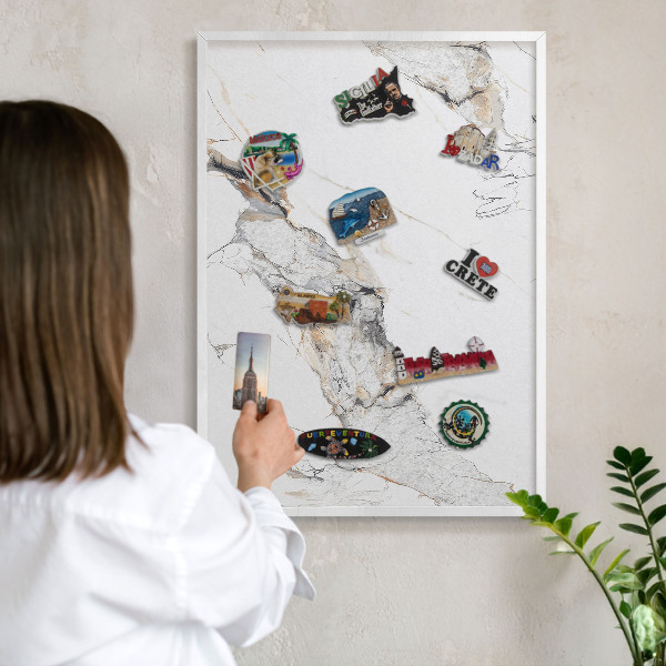 Lavagna magnetica da parete per calamite di colore bianco Effetto marmo