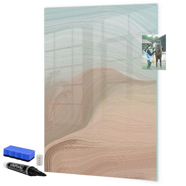Lavagna magnetica con pennarelli Una lavagna colorata per appunti e foto.