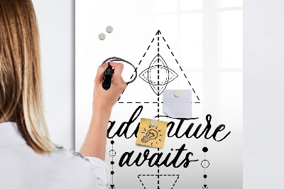 Lavagna magnetica con pennarelli Uno spazio creativo per ricordi e avventure.