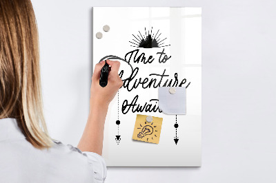Lavagna magnetica scrivibile Uno spazio creativo per ricordi e fotografie.