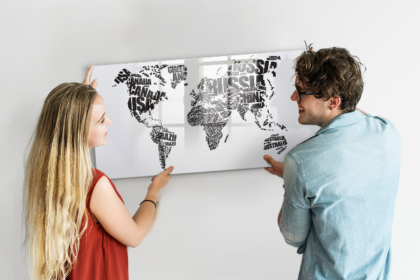 Lavagna magnetica scrivibile Una mappa del mondo con ricordi personali