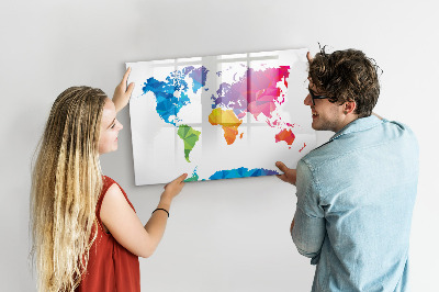Lavagna magnetica con pennarelli Una mappa colorata per foto e appunti.