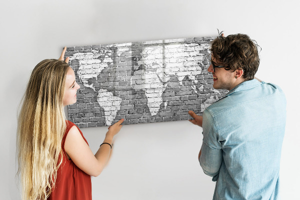 Lavagna magnetica con pennarelli Mappa del mondo con indicazione delle posizioni delle foto