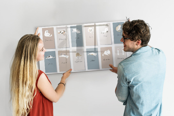 Lavagna magnetica scrivibile Un calendario creativo per ogni stagione.
