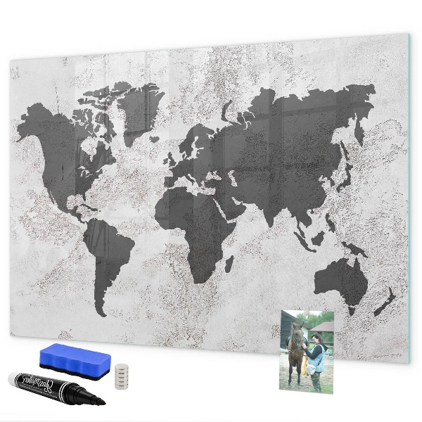 Lavagna magnetica con pennarelli Una mappa del mondo con ricordi e appunti.