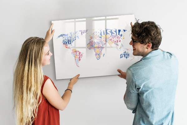 Lavagna magnetica scrivibile Una mappa del mondo con ricordi personali