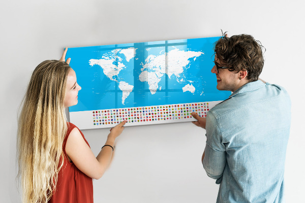 Lavagna magnetica con pennarelli Mappa del mondo con indicazione delle posizioni delle foto