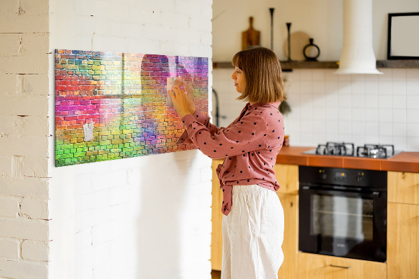 Lavagna magnetica scrivibile Una parete colorata con spazio per le foto