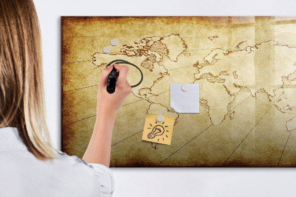 Lavagna magnetica scrivibile Una mappa del mondo con ricordi personali