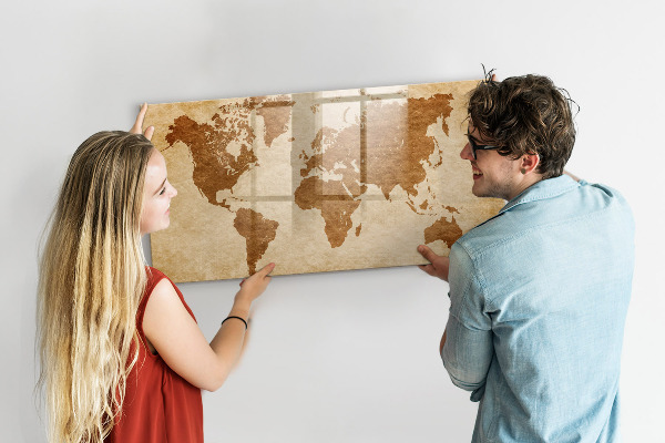 Lavagna magnetica con pennarelli Una mappa del mondo con i luoghi della memoria