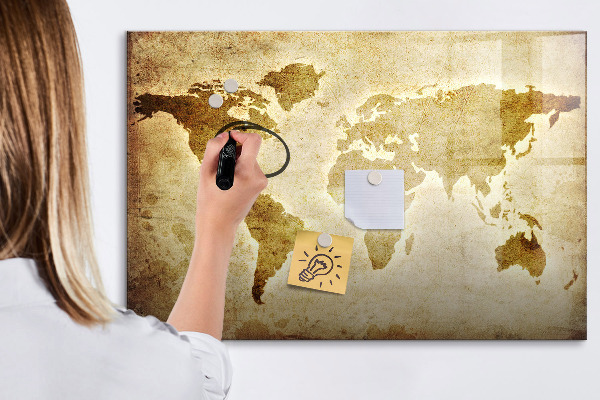 Lavagna magnetica con pennarelli Una mappa del mondo con ricordi personali