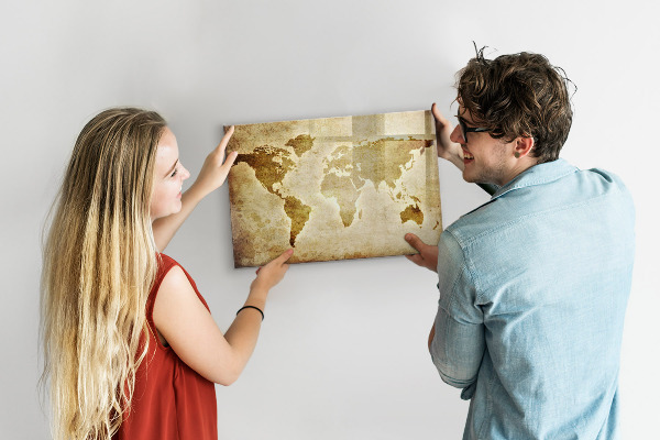 Lavagna magnetica con pennarelli Una mappa del mondo con ricordi personali