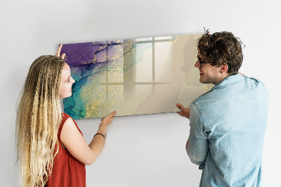 Lavagna magnetica scrivibile Una lavagna colorata per appunti e foto.