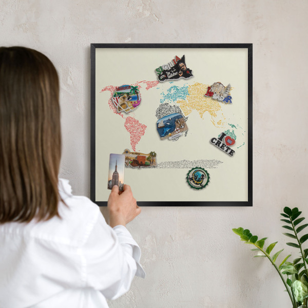 Lavagna magnetica per collezioni di calamite con cornice nera Mappa del mondo