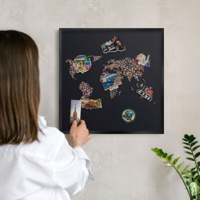 Lavagna magnetica per collezioni di calamite con cornice nera Mappa a colori