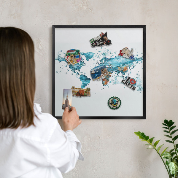 Lavagna magnetica per collezioni di calamite con cornice nera Mappa delle acque