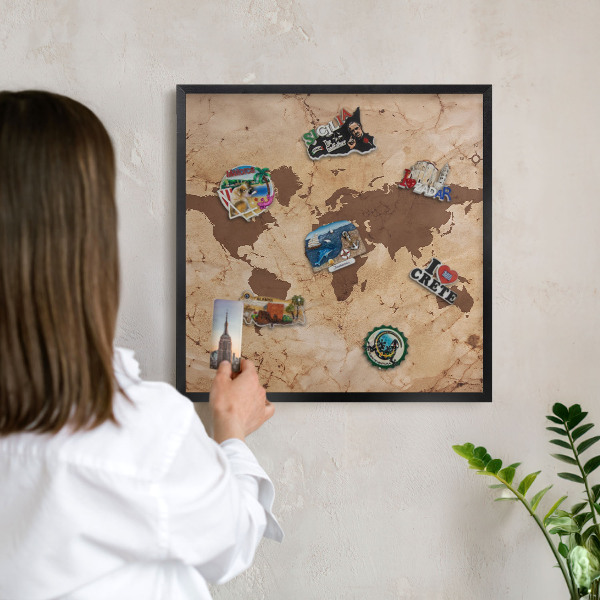Lavagna magnetica in metallo decorata di colore nero Mappa del mondo
