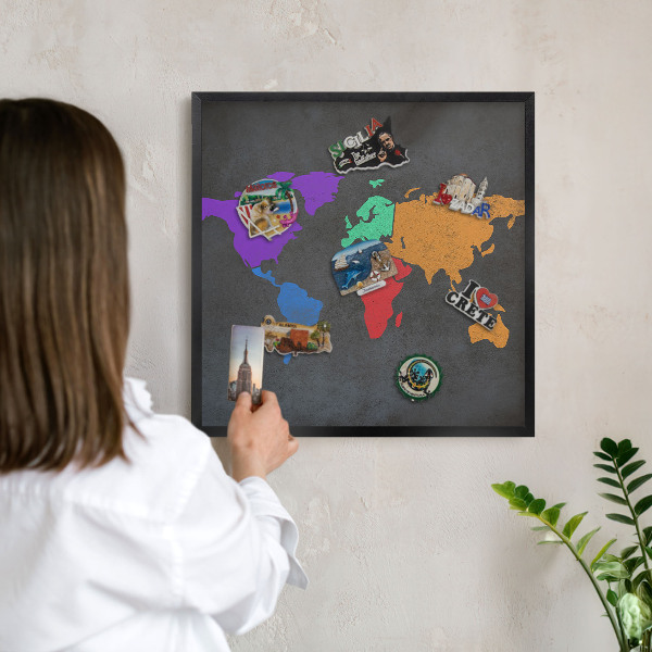 Lavagna magnetica per collezioni di calamite con cornice nera Mappa a colori