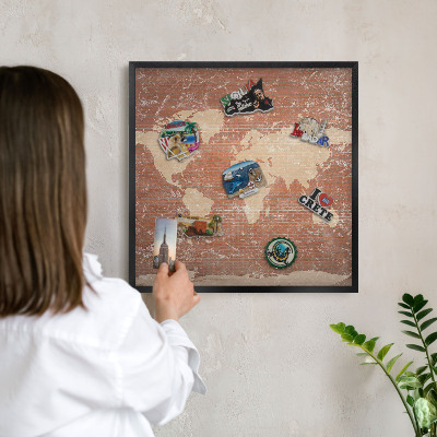 Lavagna magnetica per collezioni di calamite con cornice nera Mappa dei mattoni
